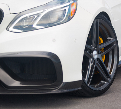 Фото дисков Vossen VFS-5 на Mercedes-Benz E-Class (W212, S212, C207)