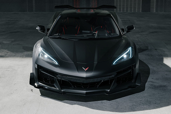 Фото дисков Brixton Forged PF13 R / RS Черный глянец на Chevrolet Corvette C8