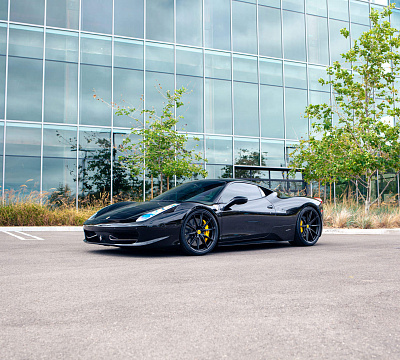 Фото дисков HRE P104SC на Ferrari 458