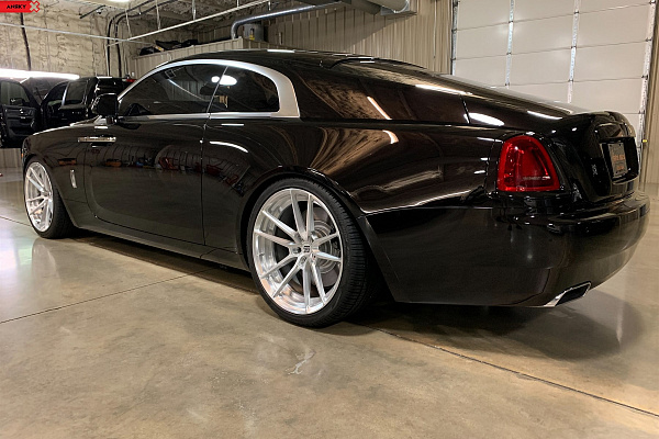 Фото дисков Anrky AN24 Глянцевый лак на Rolls-Royce Wraith