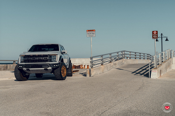 Фото дисков Vossen LCX-03 Сатиновая медь на GMC Sierra IV