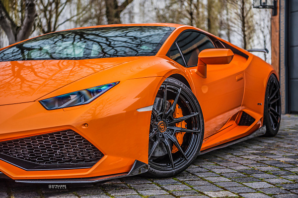 Фото дисков Strasse Wheels SV1 Deep Concave Monoblock Другой цвет на Lamborghini Huracan