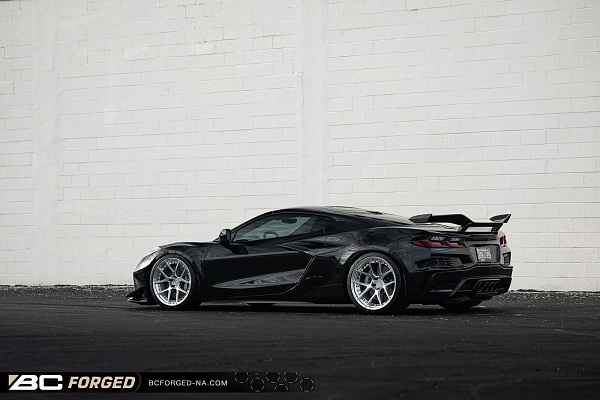 Фото дисков BC Forged HCS02 Полированный лак на Chevrolet Corvette C8