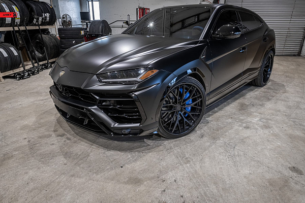 Фото дисков Anrky AN30 Черный сатин на Lamborghini Urus