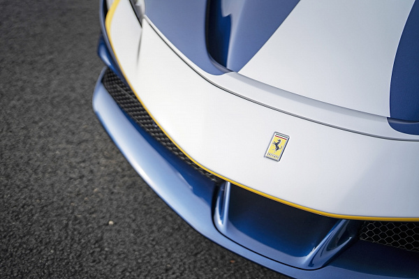 Фото дисков Strasse Wheels SV10 Track Сатиновый лак на Ferrari SF90