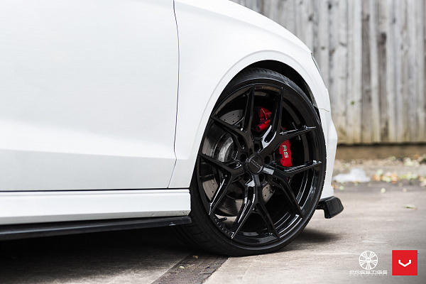 Фото дисков Vossen HF-5 Черный глянец на Audi A/S/RS 3 (8V)
