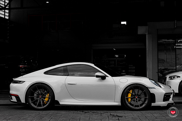 Фото дисков Vossen M-X2 Черный глянец на Porsche 911 VIII