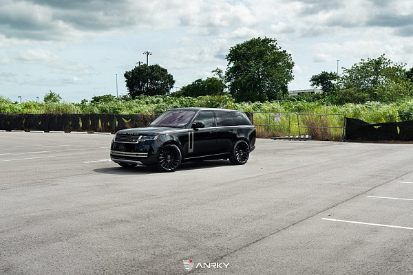Фото дисков Anrky RF-182 Черный глянец на Range Rover V