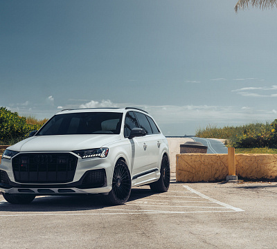 Фото дисков Vossen HF-8 на Audi Q7 (4M)