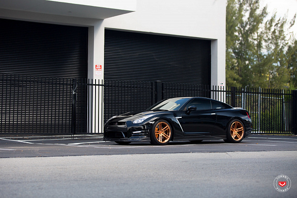 Фото дисков Vossen CG-202 Глянцевая медь на Nissan GT-R