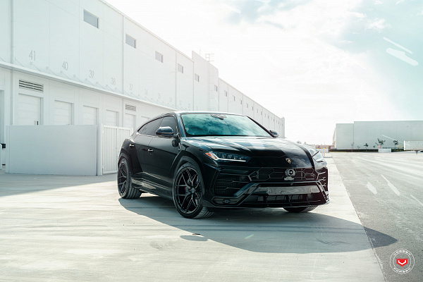 Фото дисков Vossen S21-01 Черный глянец на Lamborghini Urus
