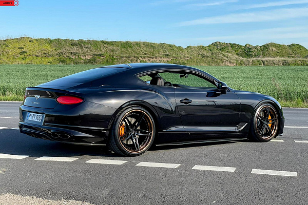 Фото дисков Anrky AN37 Черный глянец на Bentley Continental GT III