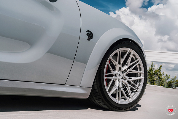 Фото дисков Vossen EVO-5R Глянцевый лак на Dodge Charger VII