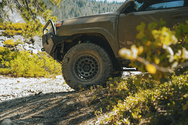 Фото дисков Black Rhino CHAMBER  на Toyota 4Runner V