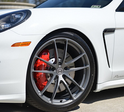 Фото дисков HRE P104 на Porsche Panamera I