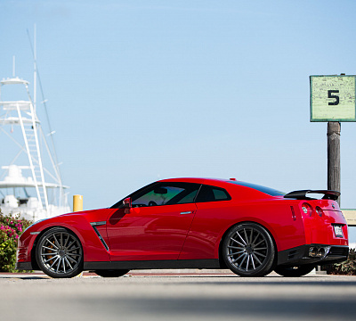 Фото дисков Vossen VFS-2 на Nissan GT-R