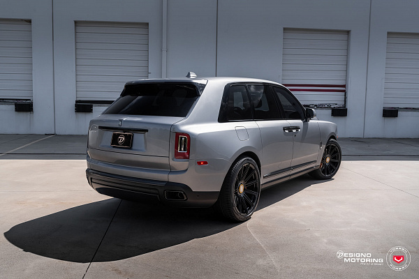 Фото дисков Vossen S17-12 Черный глянец на Rolls-Royce Cullinan