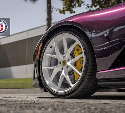 Фото дисков HRE P101 на Ferrari 812