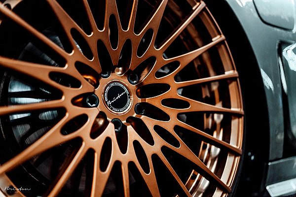 Фото дисков Brixton Forged HS1 Сатиновая медь на BMW 7 (G11/G12)