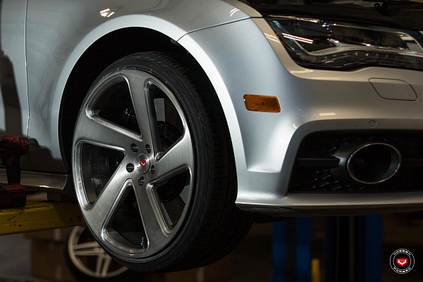Фото дисков Vossen CG-210T Глянцевый лак на Audi A/RS 7 (4G)