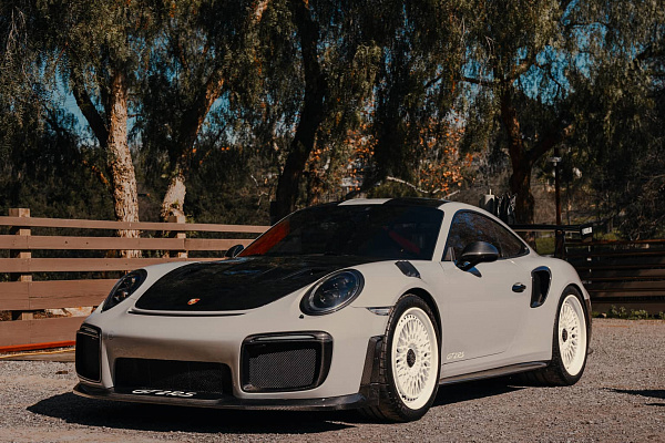 Фото дисков Brixton Forged TR20 Белый глянец на Porsche 911 VII