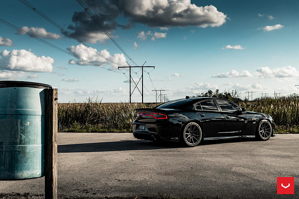 Фото дисков Vossen HF-3 Глянцевый графит на Dodge Charger VII