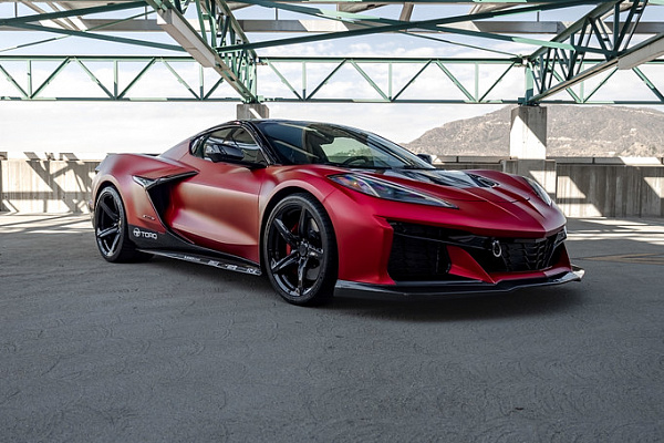 Фото дисков MRR F23 Черный глянец на Chevrolet Corvette C8