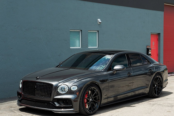 Фото дисков Anrky AN23 Черный глянец на Bentley Flying Spur III