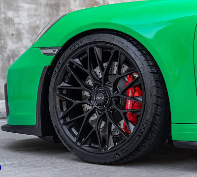 Фото дисков HRE P200 на Porsche 911 VII