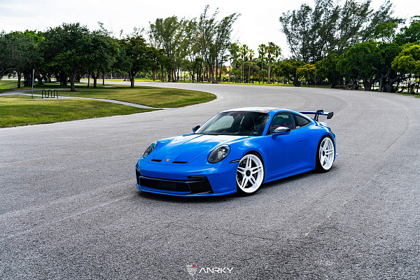 Фото дисков Anrky AN27 Белый глянец на Porsche 911 VIII