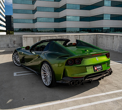 Фото дисков HRE P103SC на Ferrari 812