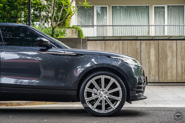 Фото дисков Vossen UV-2 Глянцевый лак на Land Rover Range Rover Velar