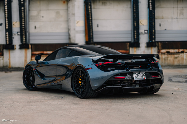 Фото дисков Brixton Forged CM6-R Черный сатин на McLaren 720S
