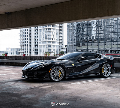 Фото дисков Anrky AN38 на Ferrari 812