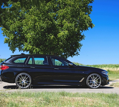 Фото дисков HRE P104 на BMW 5/M5 (G30/F90)