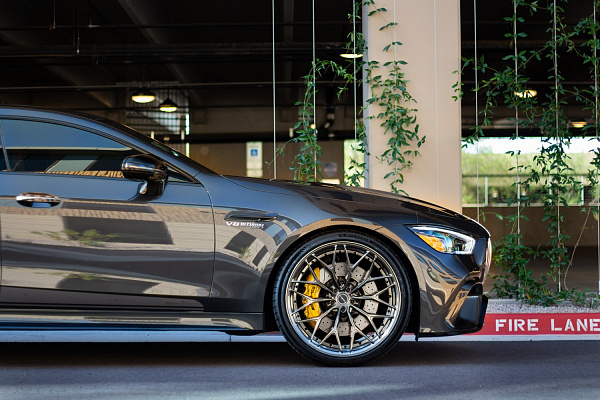 Фото дисков Brixton Forged CM6-R Глянцевый темный лак на Mercedes-Benz AMG GT I