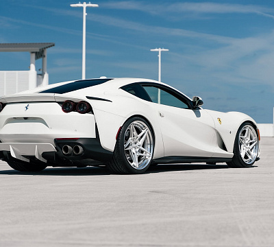 Фото дисков Anrky S3-X3 на Ferrari 812