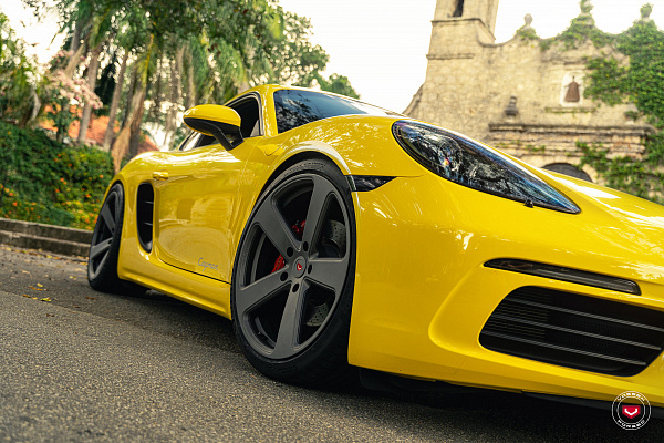 Фото дисков Vossen CG-210 Сатиновый графит на Porsche Cayman III