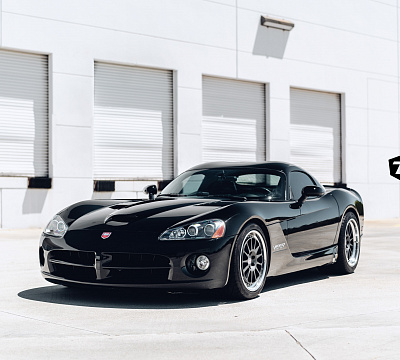 Фото дисков HRE 303 на Dodge Viper