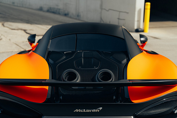 Фото дисков Brixton Forged FDE11 Aerotech Черный сатин на McLaren 600