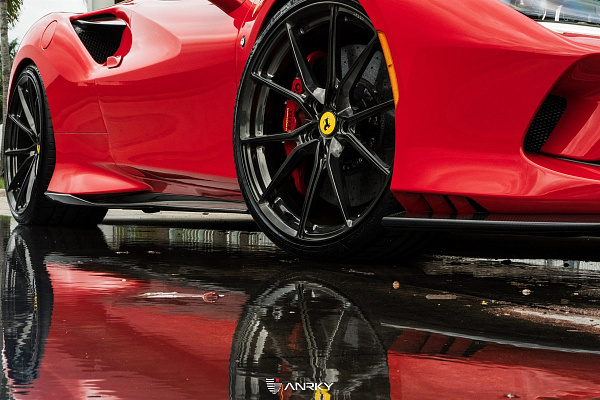 Фото дисков Anrky AN12 Глянцевый темный лак на Ferrari F8