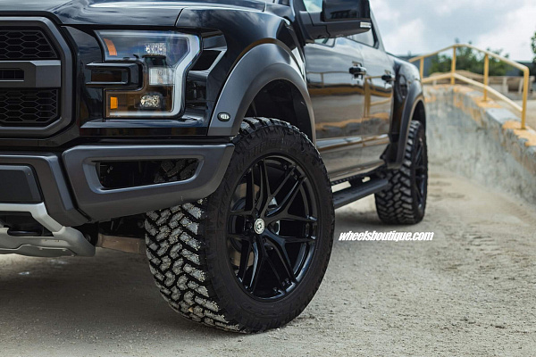 Фото дисков HRE P161 Черный глянец на Ford F-150 XIII