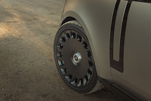 Фото дисков Asanti ARISTOCRAT Черный глянец на Range Rover V
