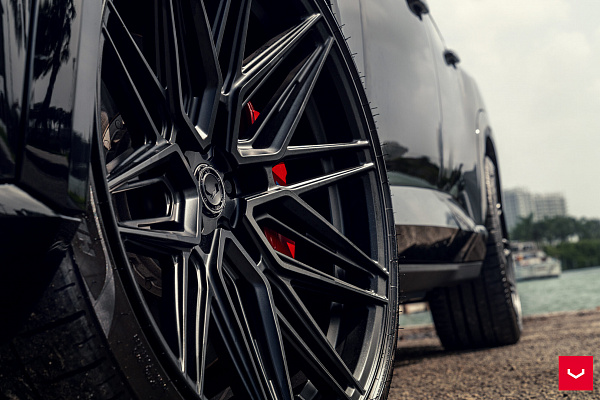 Фото дисков Vossen HF-7 Черный сатин на BMW XM