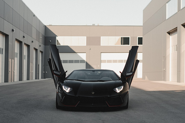 Фото дисков Brixton Forged PF10-RS Черный глянец на Lamborghini Aventador