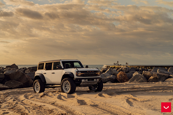 Фото дисков Vossen HFX-1 (6-Lug) Серебро на Ford Bronco