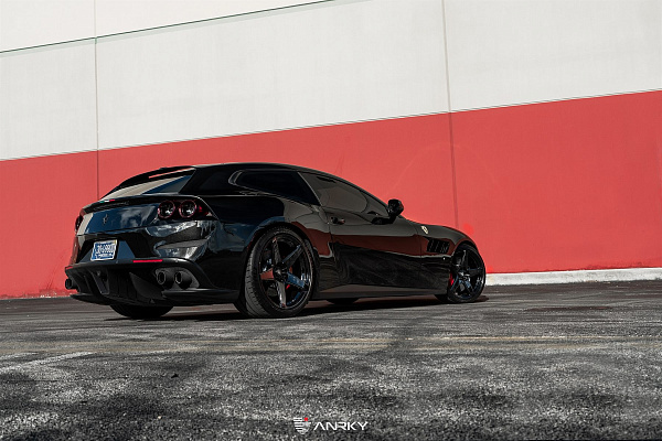 Фото дисков Anrky RS5.1 Черный глянец на Ferrari GTC4Lusso