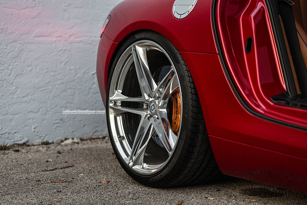 Фото дисков HRE P207 Полированный лак на Mercedes-Benz SLS AMG