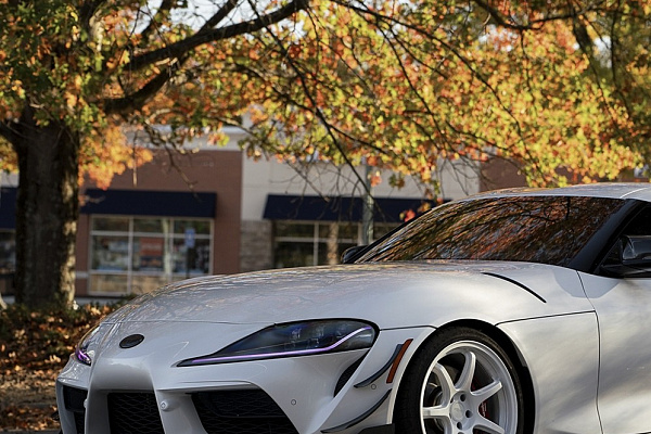 Фото дисков Rotiform BPU Белый глянец на Toyota Supra A90