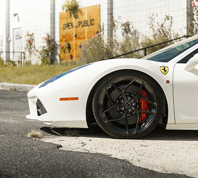Фото дисков Brixton Forged PF5 на Ferrari 488